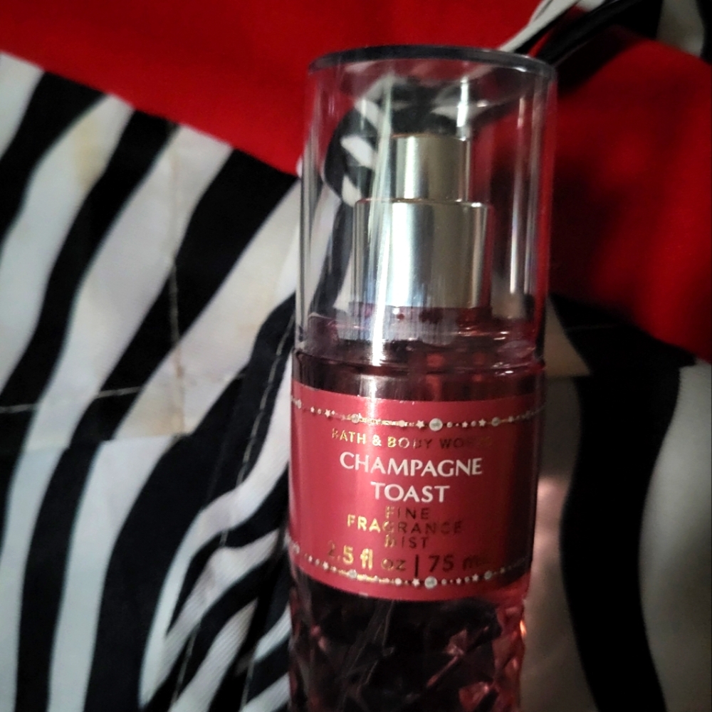 Women's Body Spray (CHAMPAGNE TOAST) By Bath & Body Works